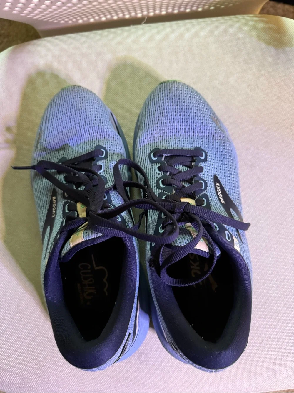 Brooks Ghost 15 Running Shoes Women’s 7.5, Blue and Navy with Mint Accents